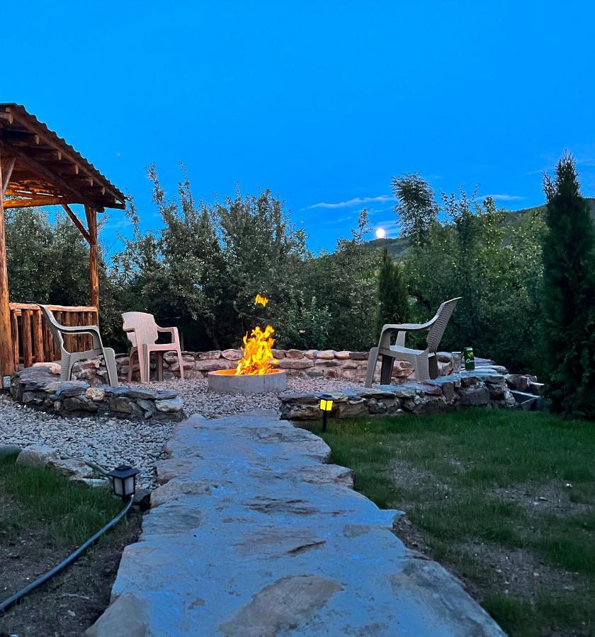 Elysian Fields - The Island Tiny House Bed & Breakfast Sadu ภายนอก รูปภาพ