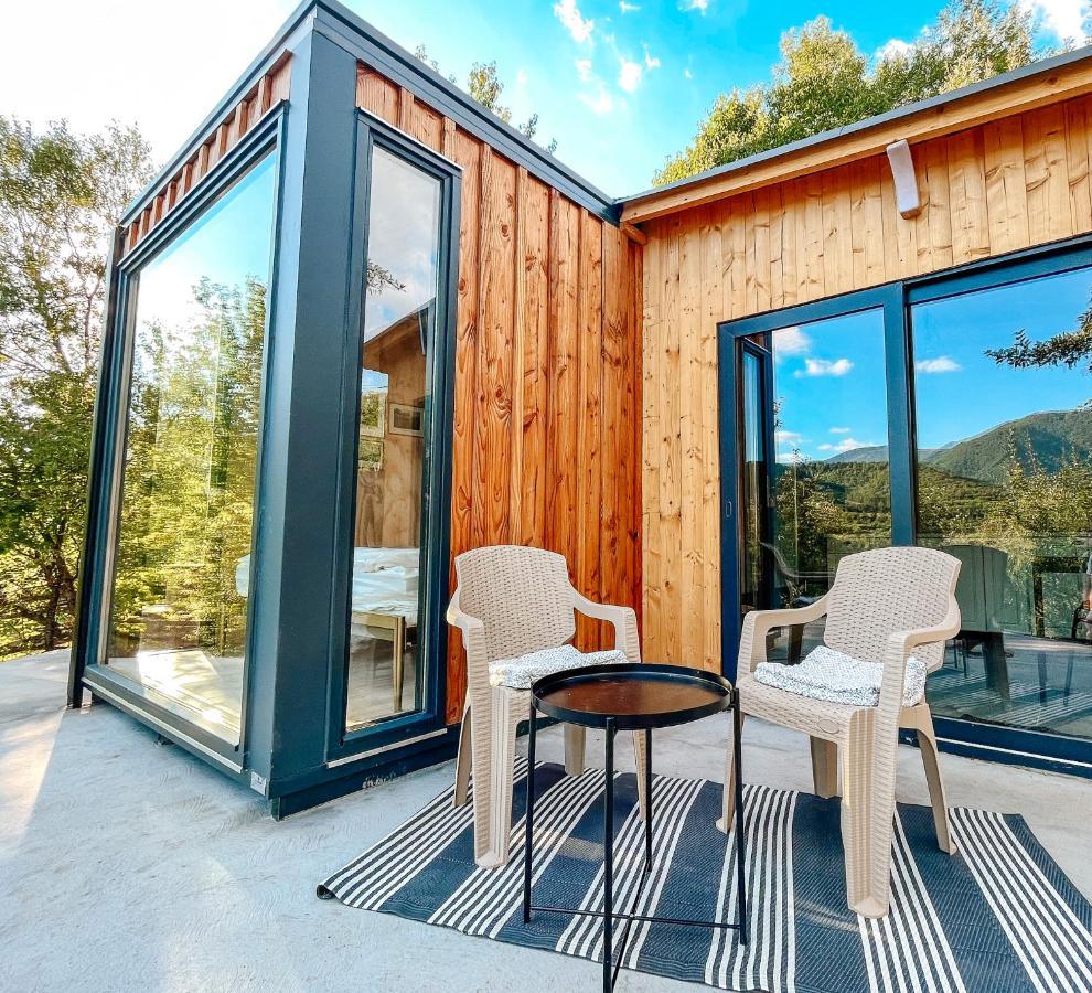 Elysian Fields - The Island Tiny House Bed & Breakfast Sadu ภายนอก รูปภาพ