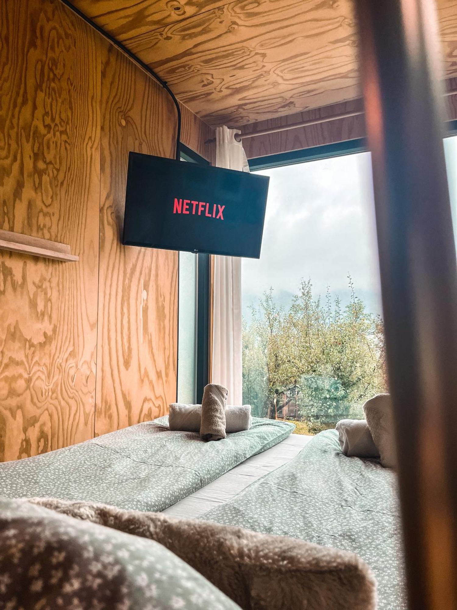 Elysian Fields - The Island Tiny House Bed & Breakfast Sadu ภายนอก รูปภาพ