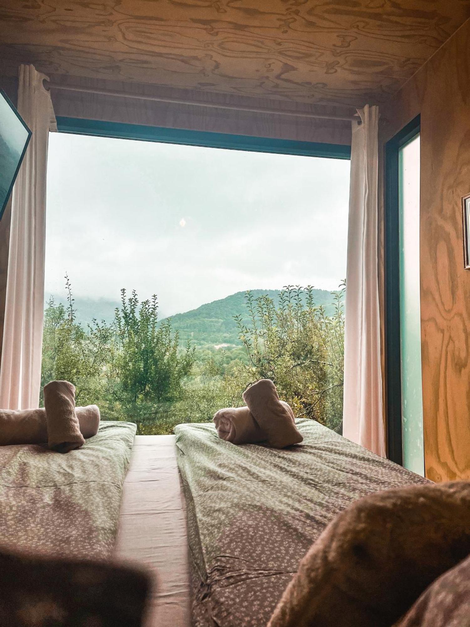 Elysian Fields - The Island Tiny House Bed & Breakfast Sadu ภายนอก รูปภาพ