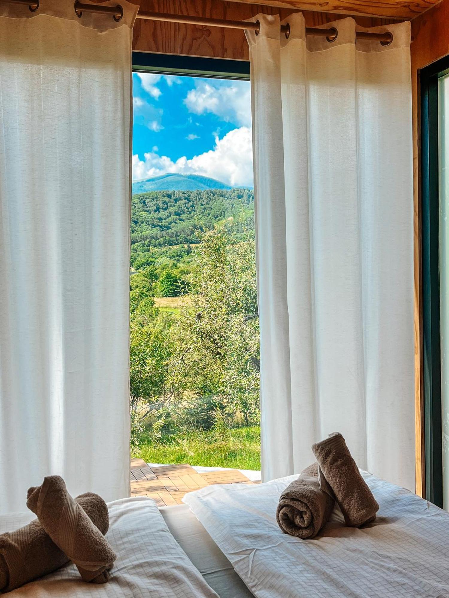 Elysian Fields - The Island Tiny House Bed & Breakfast Sadu ภายนอก รูปภาพ