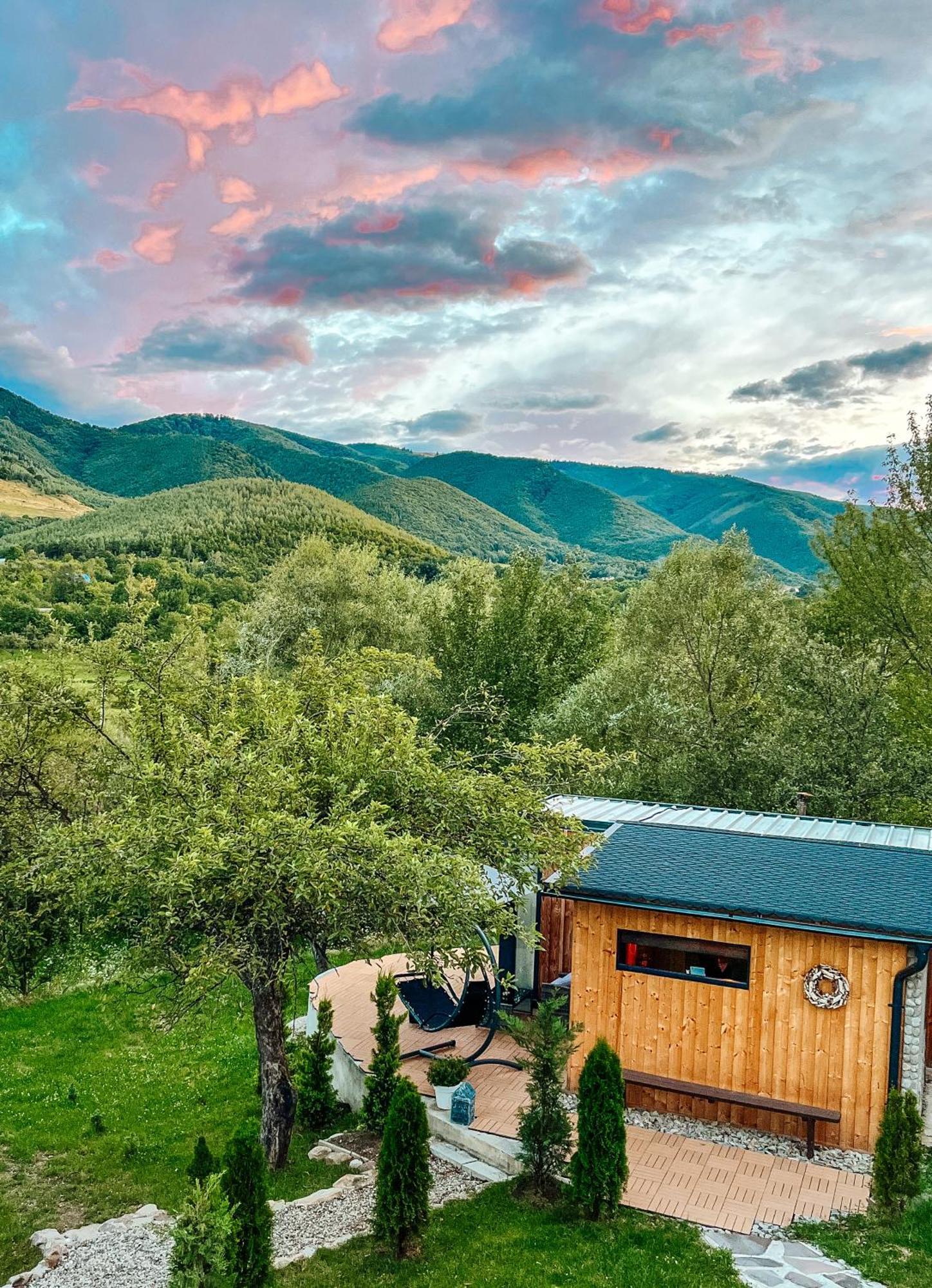 Elysian Fields - The Island Tiny House Bed & Breakfast Sadu ภายนอก รูปภาพ