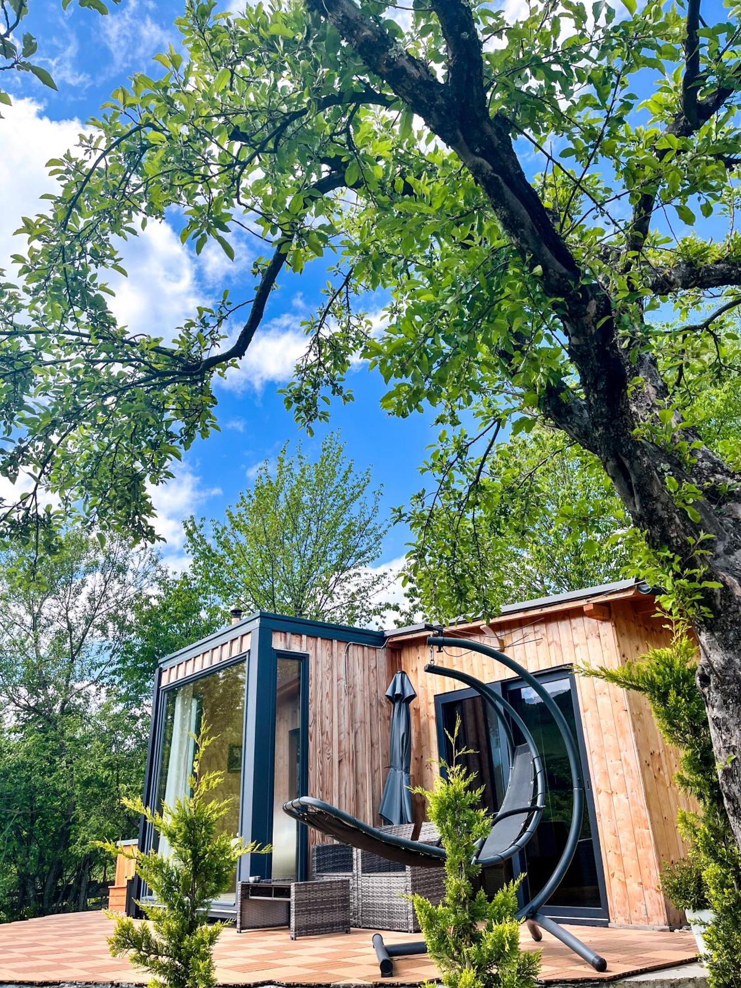 Elysian Fields - The Island Tiny House Bed & Breakfast Sadu ภายนอก รูปภาพ